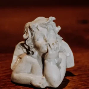 Cupido – scultura in polvere di marmo fatto a mano, A&P Marmi