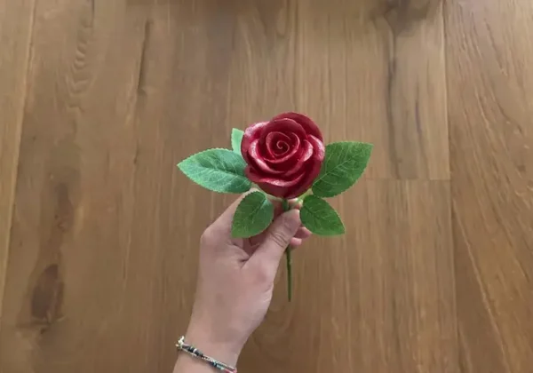 Rosa eterna in marmo riciclato, colore Rosso - fatto a mano in Italia, A&P Marmi &ndash; Rosso