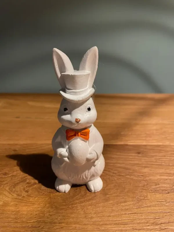 Lord Bunny, coniglio gentiluomo in polvere di marmo, A&P Marmi &ndash; Papillon arancio