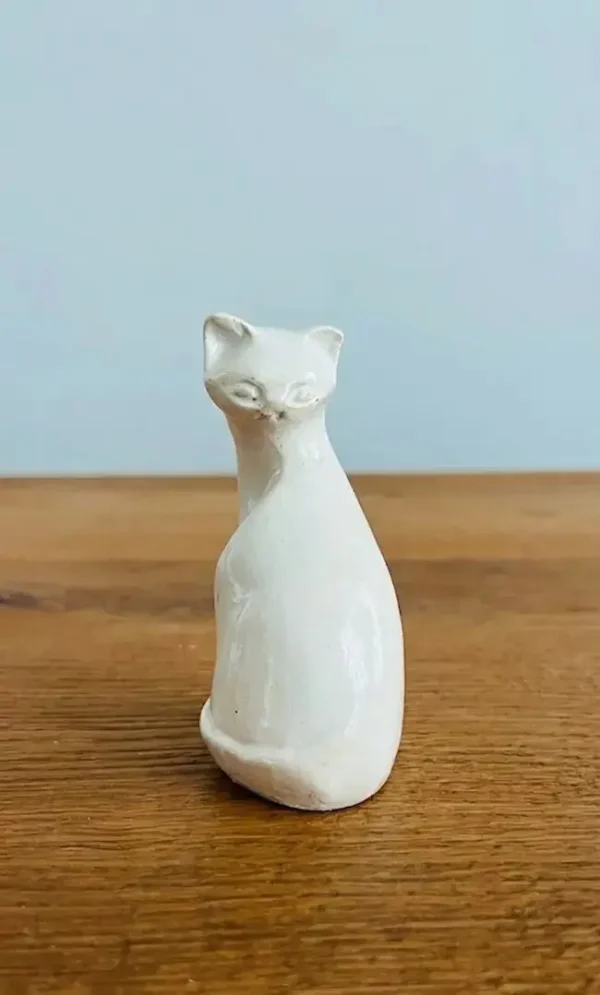 Persia, gatto decorativo minimalista in polvere di marmo, A&P Marmi &ndash; Bianco